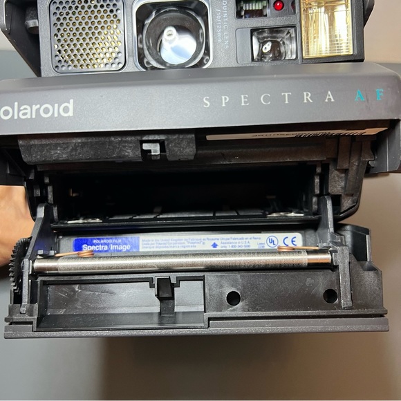 Polaroid Spectrum AF Instant Camera - Picture 7 of 11